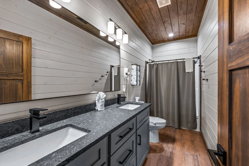 LUCID DREAMS LODGE