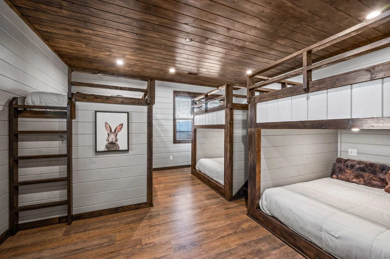 LUCID DREAMS LODGE