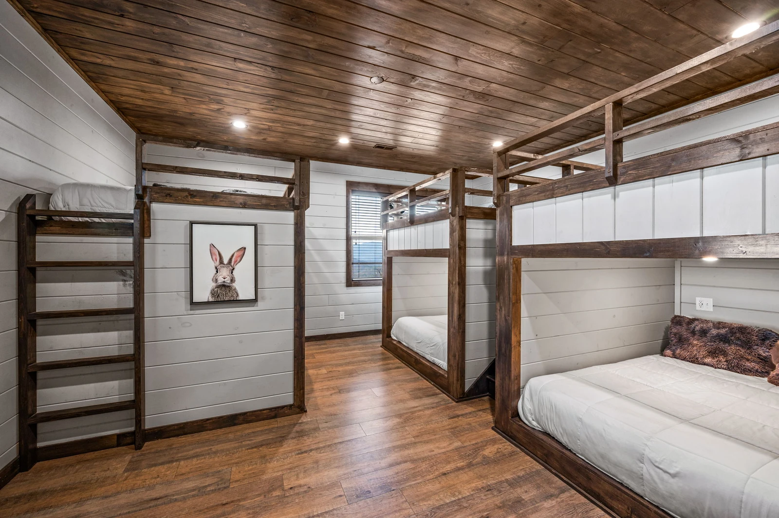 LUCID DREAMS LODGE
