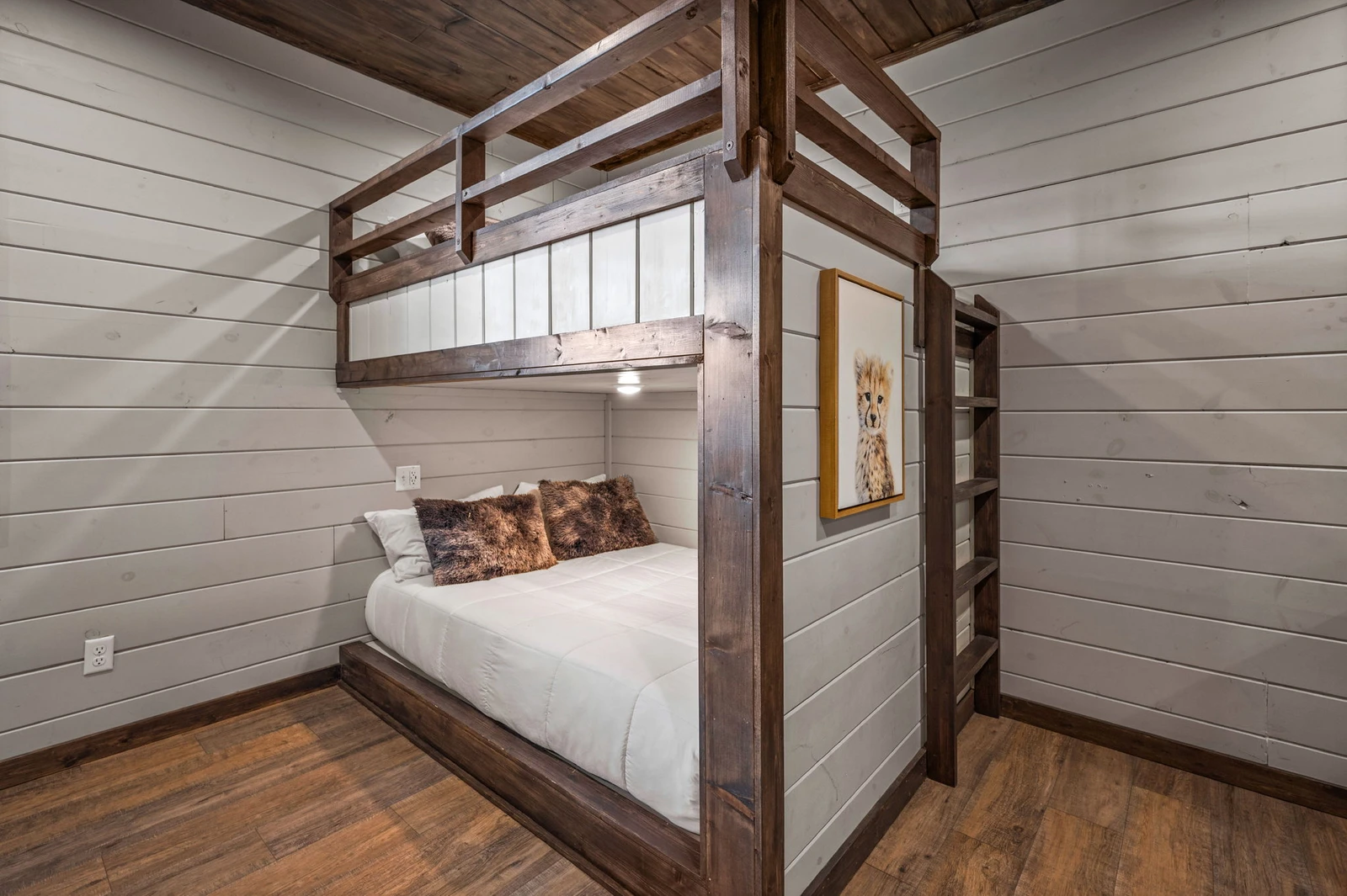 LUCID DREAMS LODGE