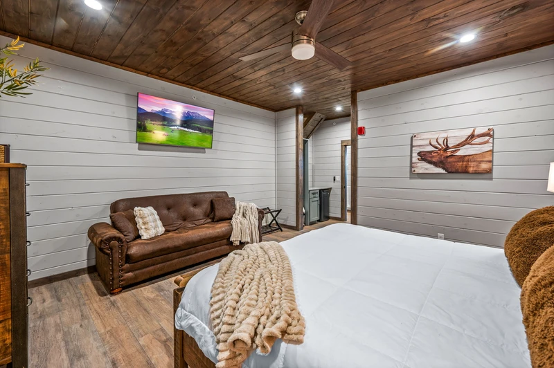 LUCID DREAMS LODGE