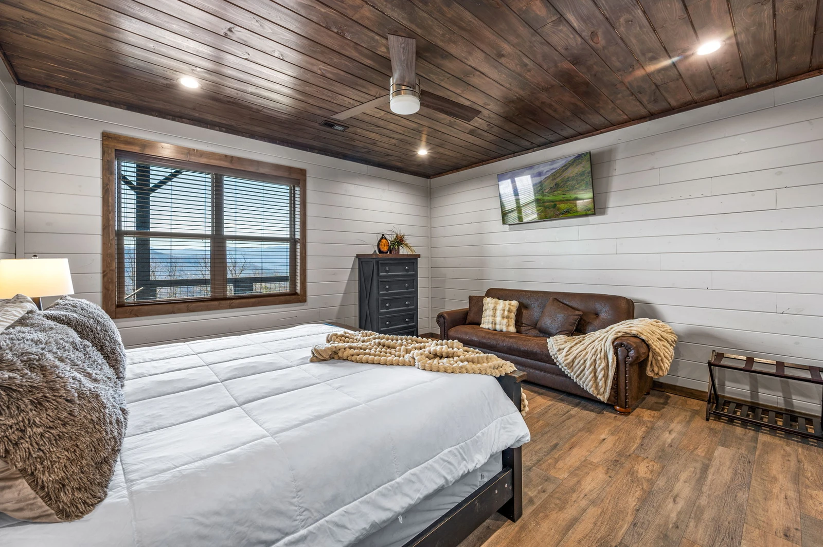 LUCID DREAMS LODGE