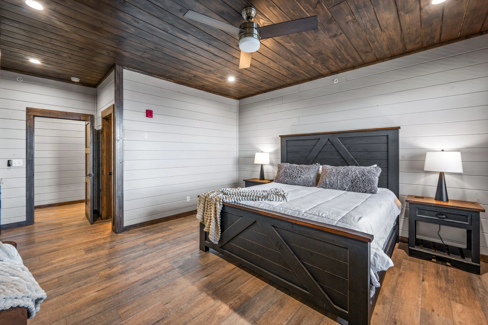 LUCID DREAMS LODGE