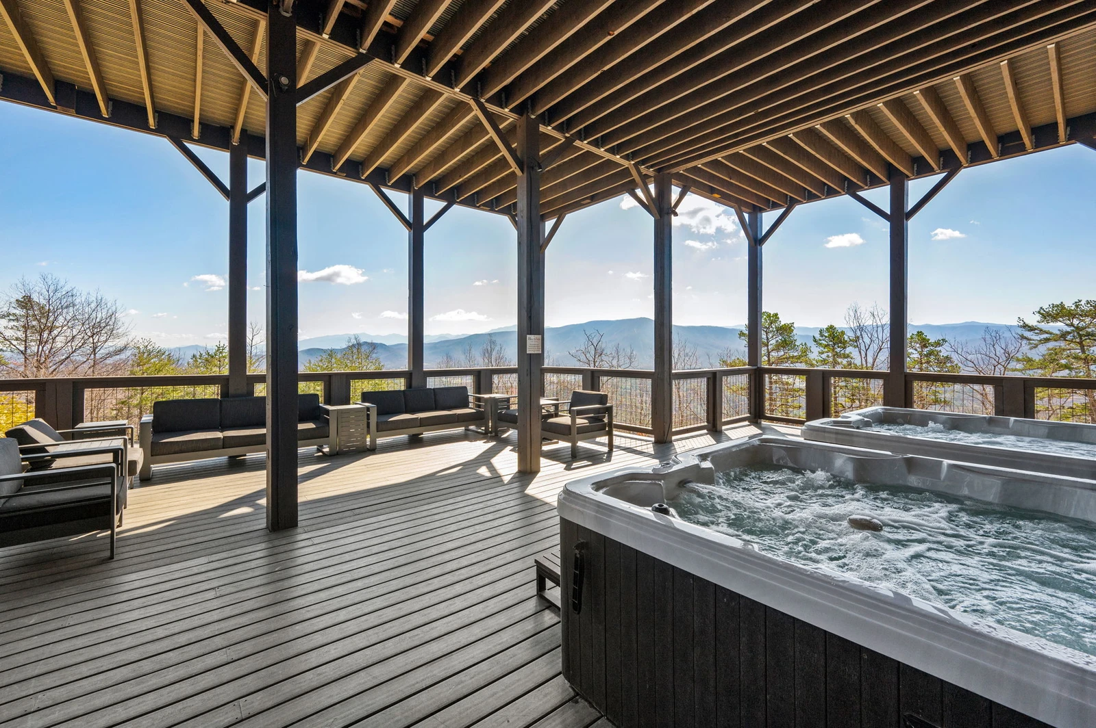 LUCID DREAMS LODGE