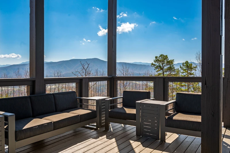 LUCID DREAMS LODGE