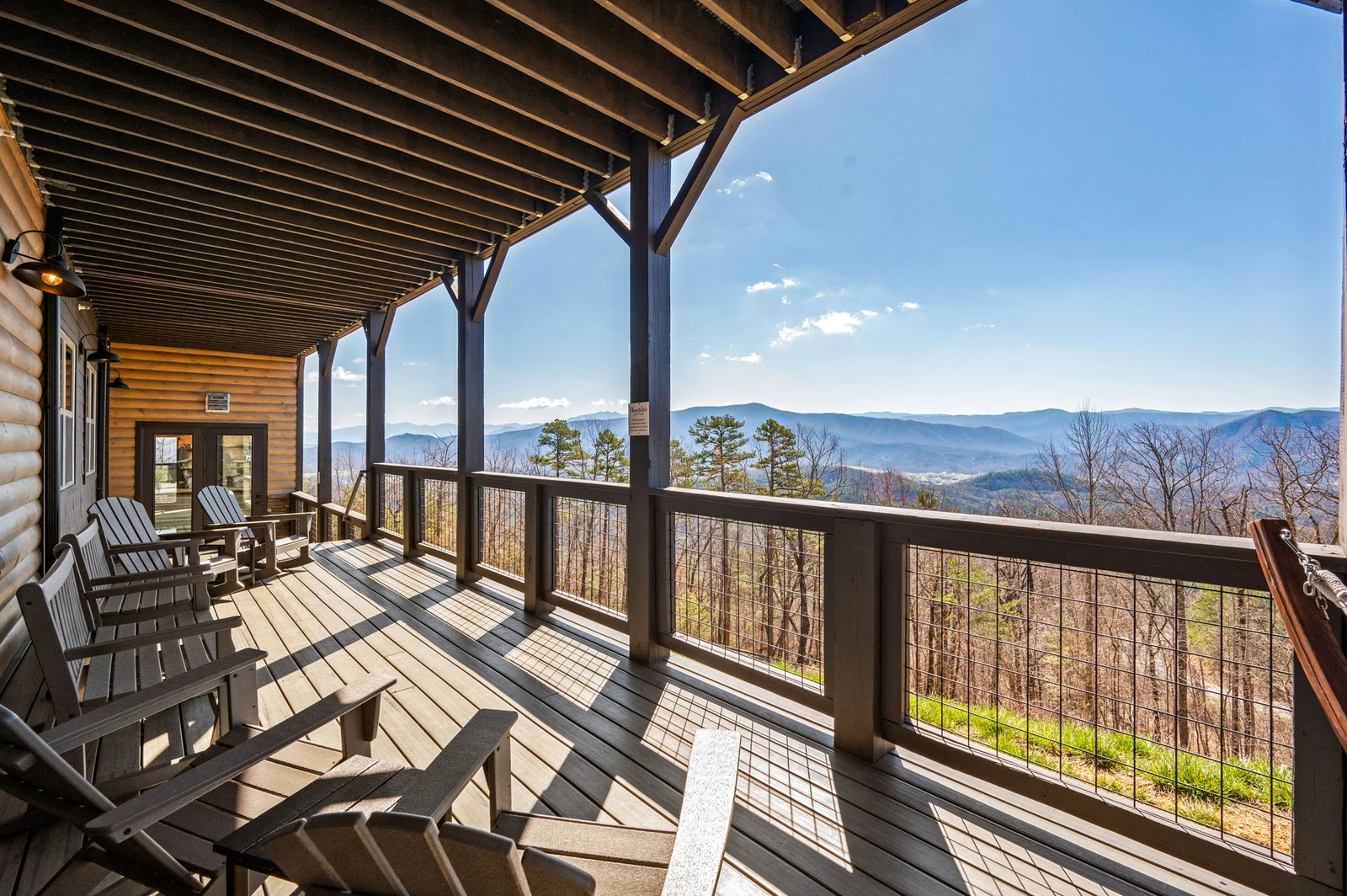 LUCID DREAMS LODGE