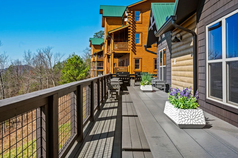 LUCID DREAMS LODGE