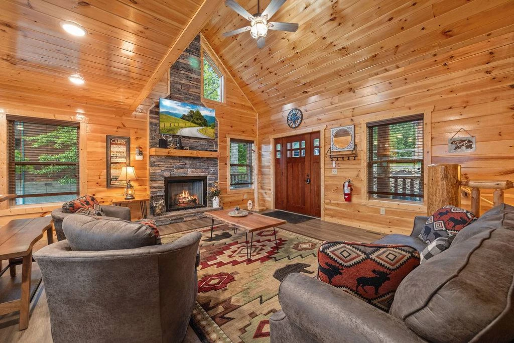 LECONTE VIEW MANOR