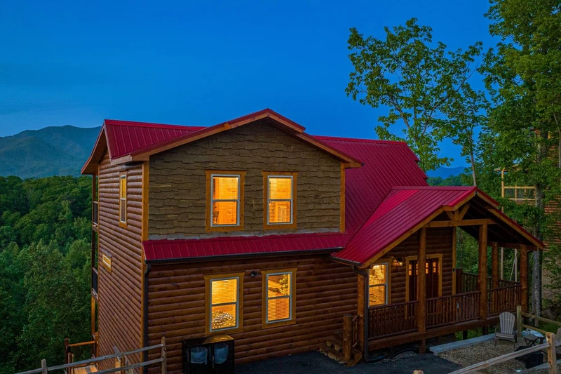 LECONTE VIEW MANOR