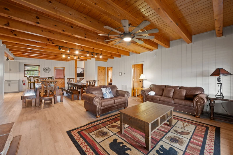 MOUNTAIN BREEZE MANOR