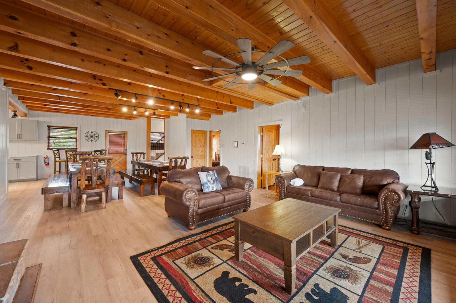 MOUNTAIN BREEZE MANOR