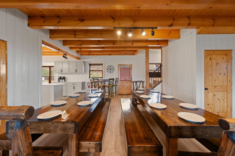MOUNTAIN BREEZE MANOR