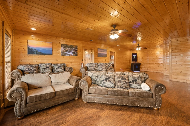 MOUNTAIN BREEZE MANOR