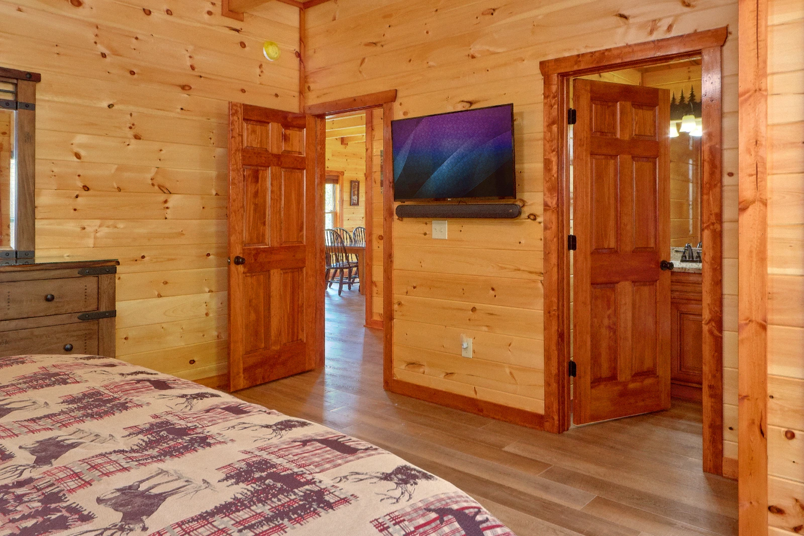 MOUNTAIN VIEW POOL LODGE