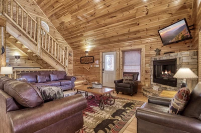 SMOKY BEAR MANOR