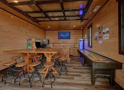 ROOF TOP LODGE