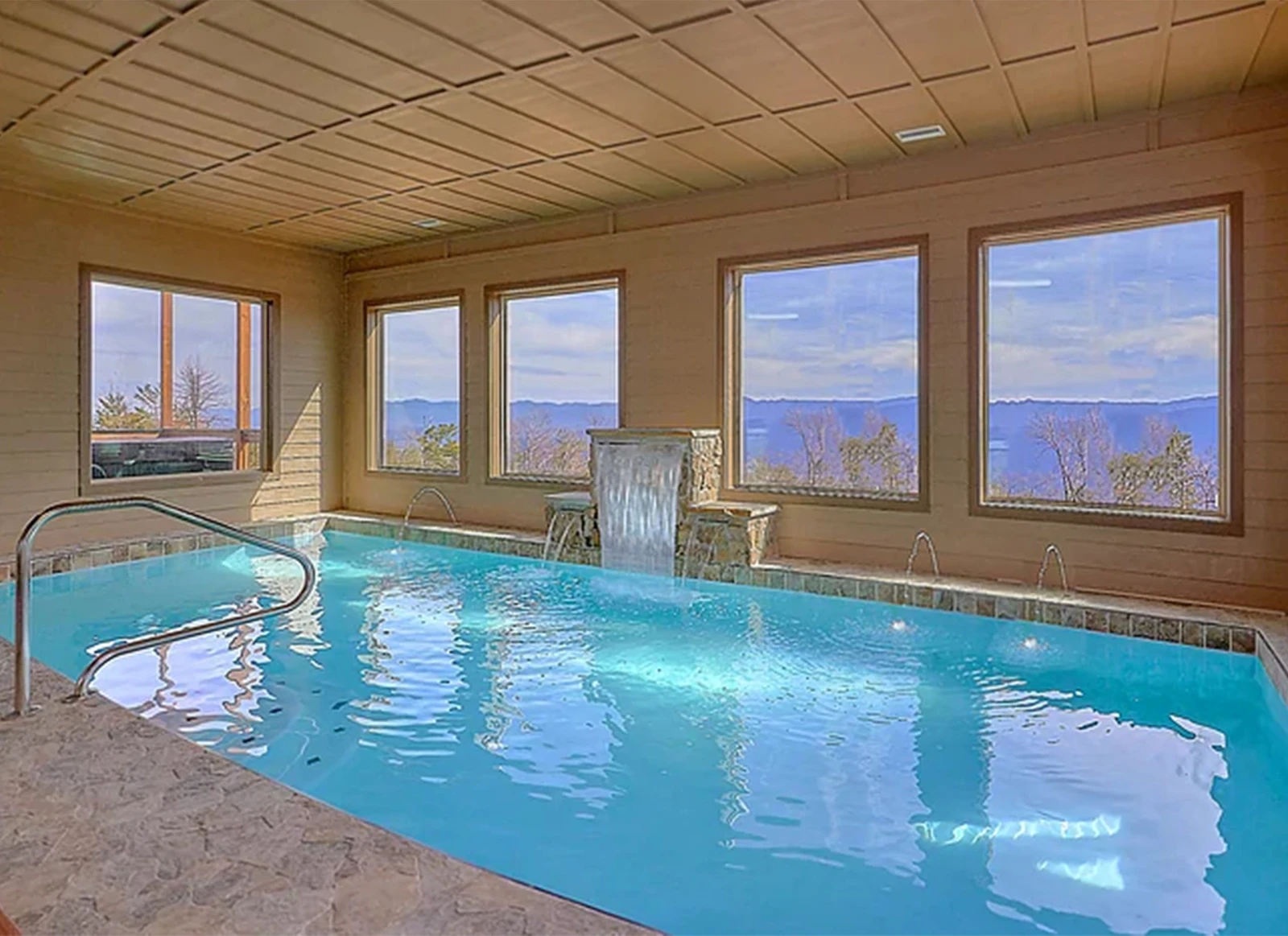ROOF TOP LODGE