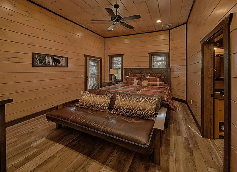 ROOF TOP LODGE