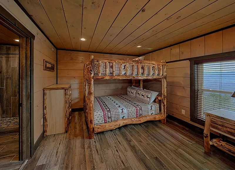 ROOF TOP LODGE