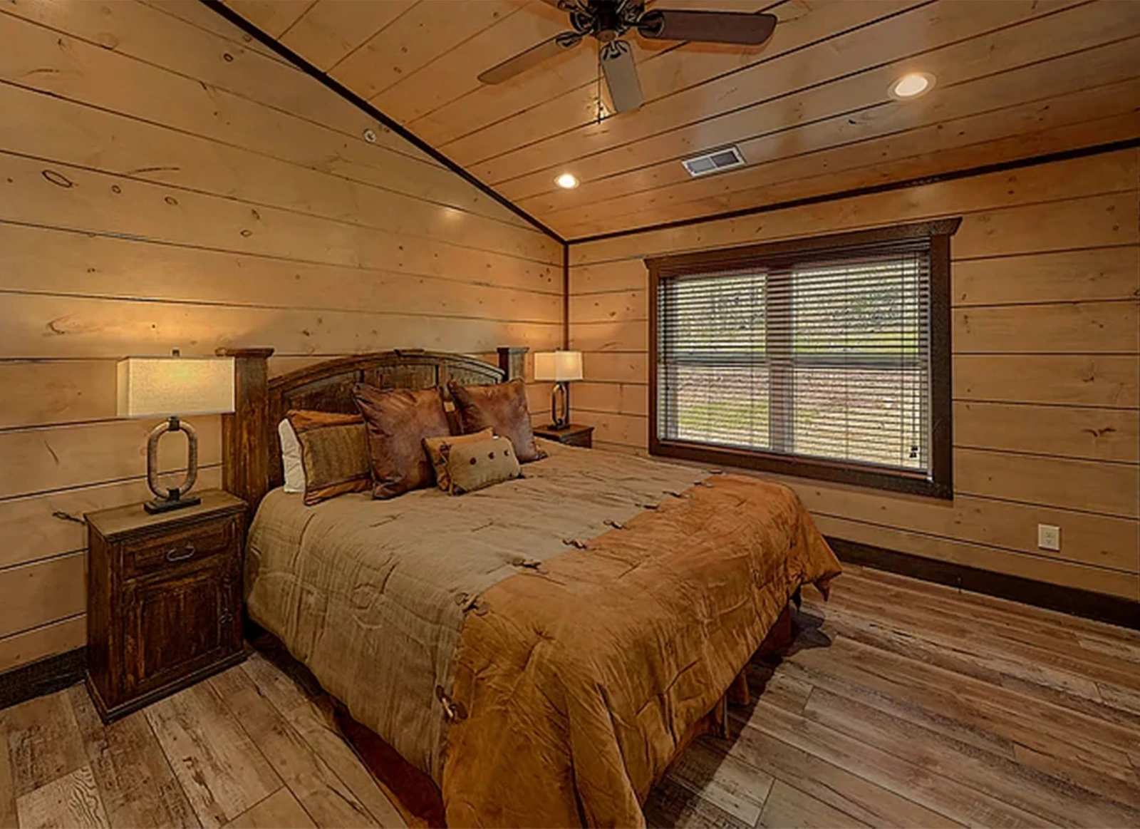 ROOF TOP LODGE