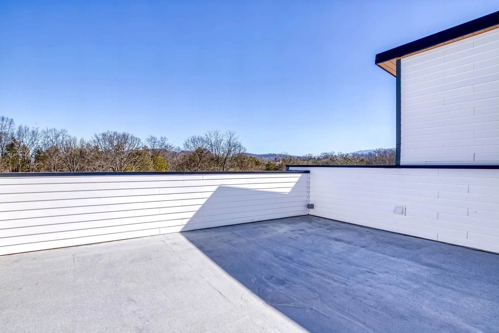 SMOKY ROOFTOP