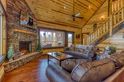 SMOKY BEAR'S RETREAT