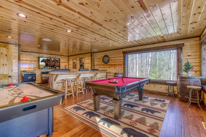 SMOKY BEAR'S RETREAT