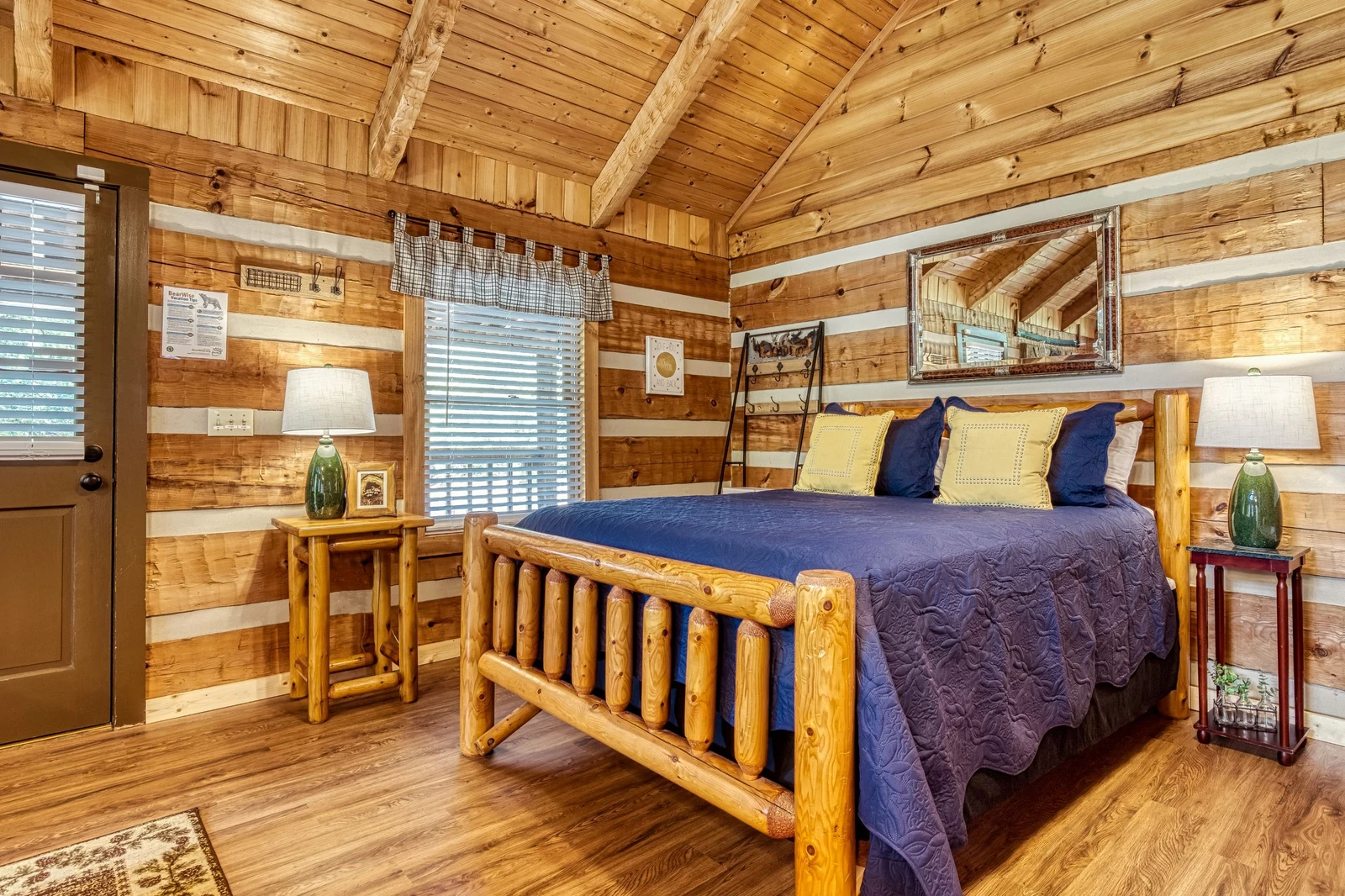 ROMANTIC HIDEAWAY