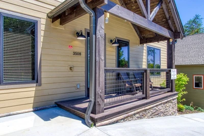 SOAKY MOUNTAIN LODGE