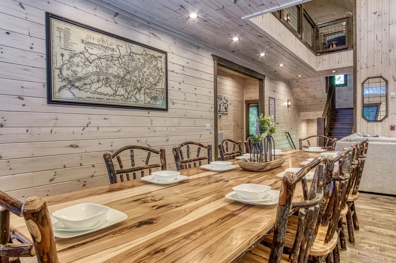 SOAKY MOUNTAIN LODGE