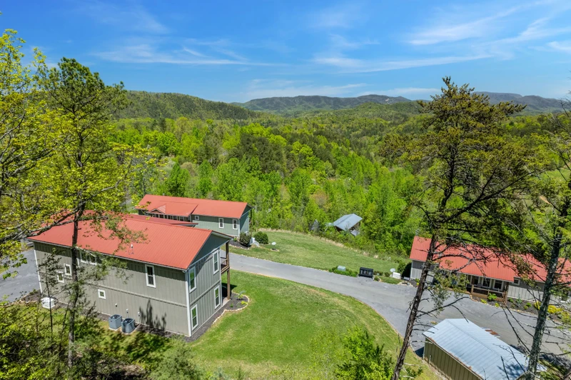 SUMMIT RIDGE RESORT