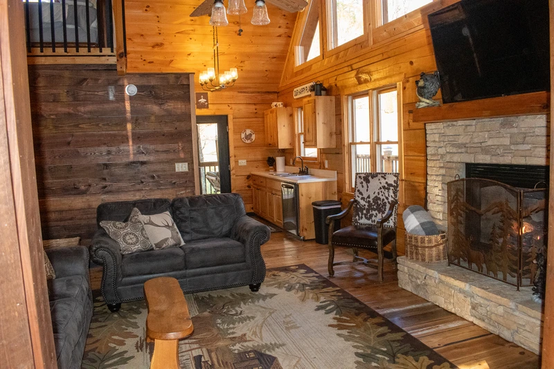 THE BEAR-EEY LODGE