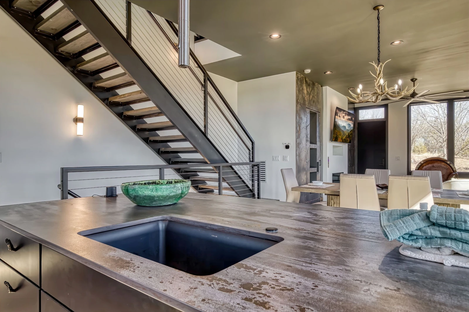 SUMMIT BROWNSTONE RETREAT