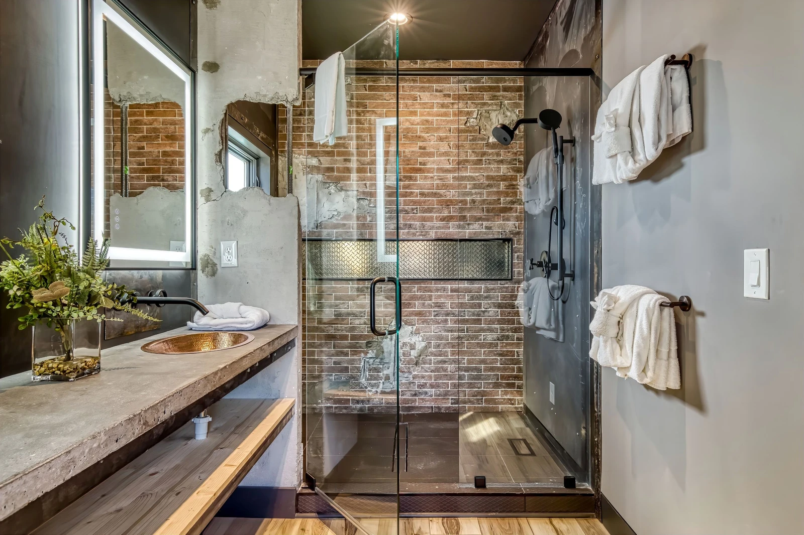 SUMMIT BROWNSTONE RETREAT