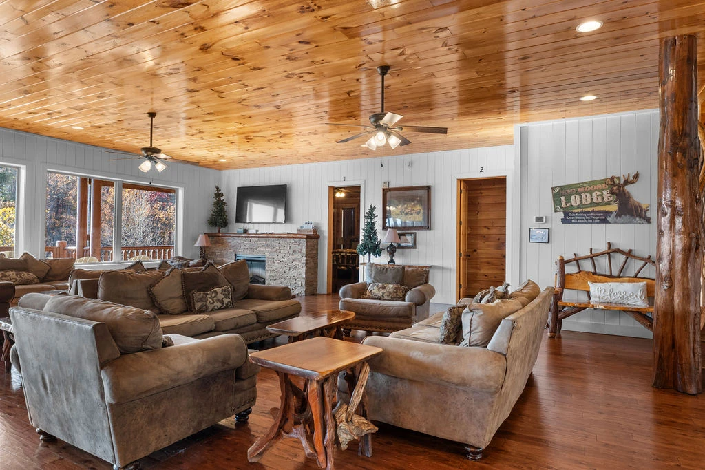 THE BIG MOOSE LODGE