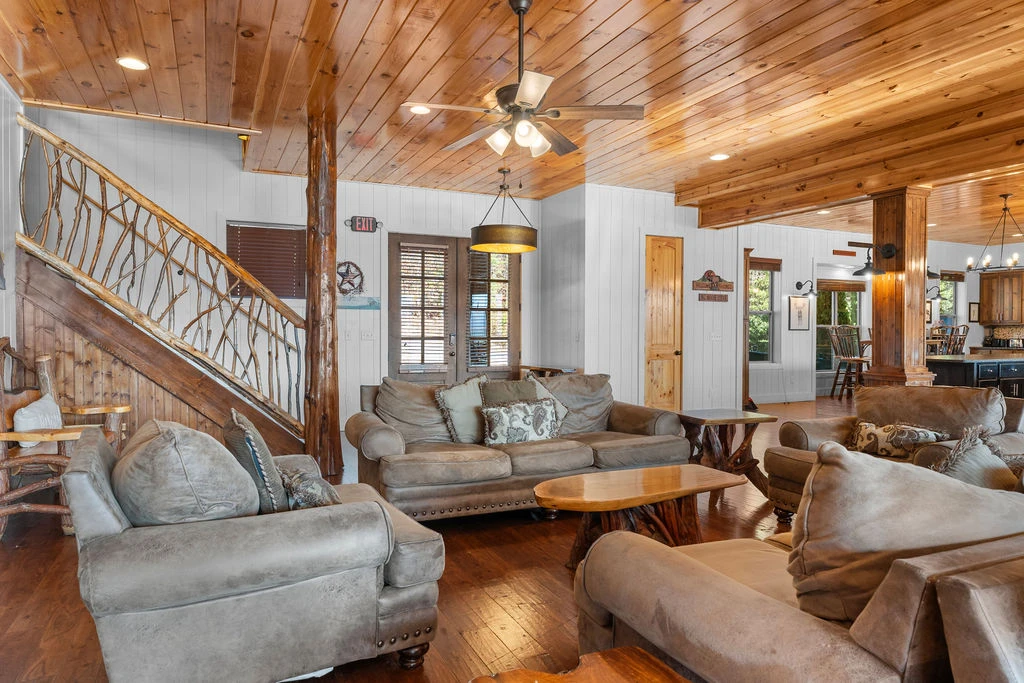 THE BIG MOOSE LODGE