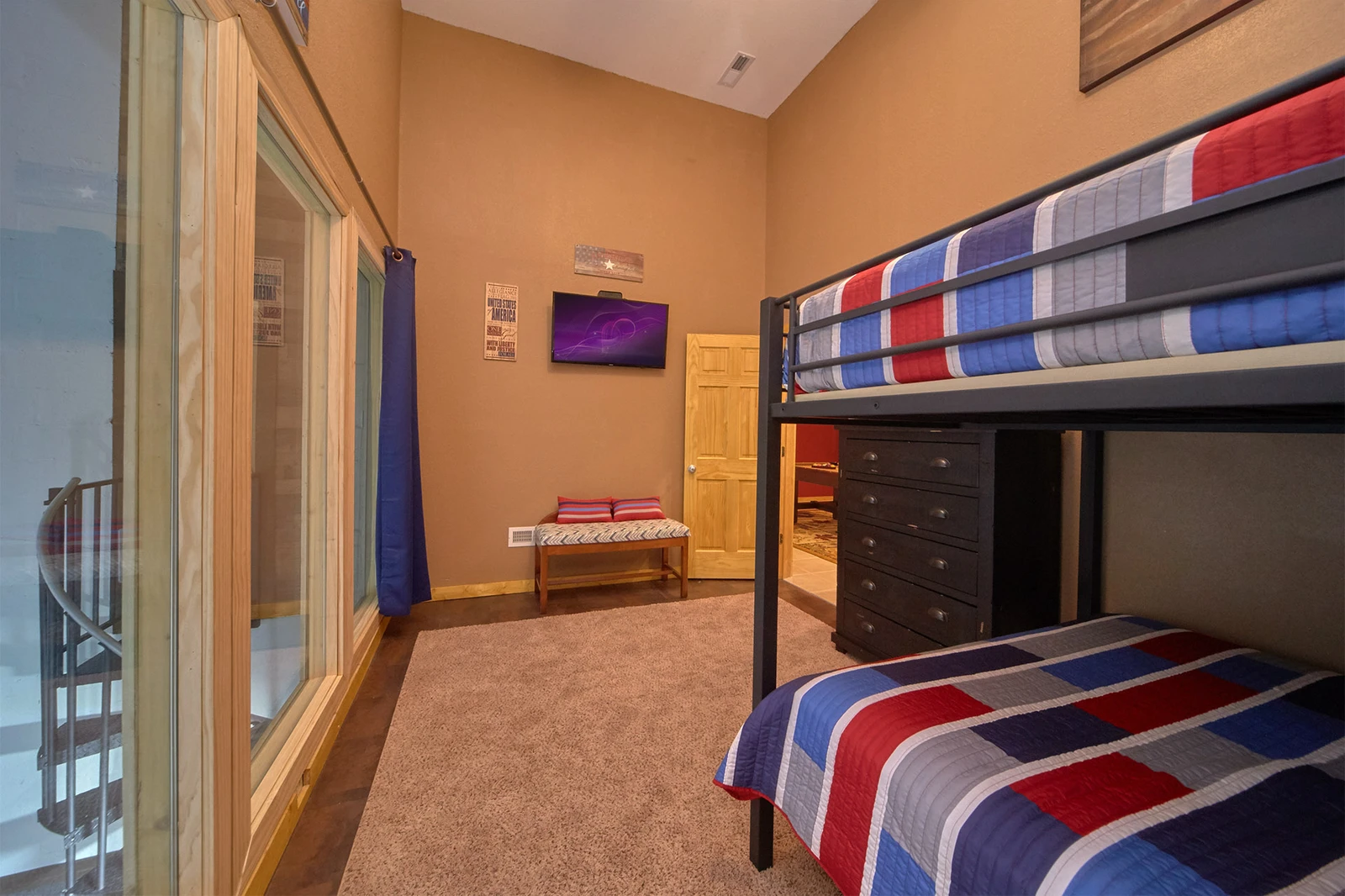 TOP NOTCH LODGE