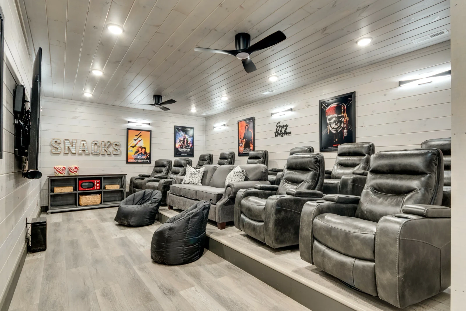 Gatlinburg cabin with home theater