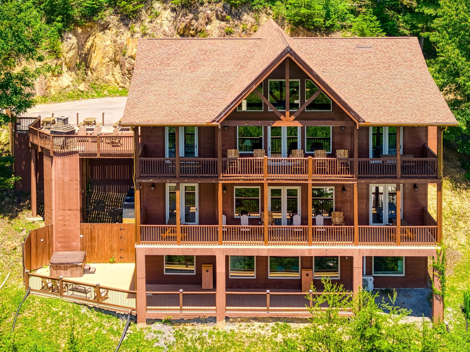 SUMMIT VISTA LODGE