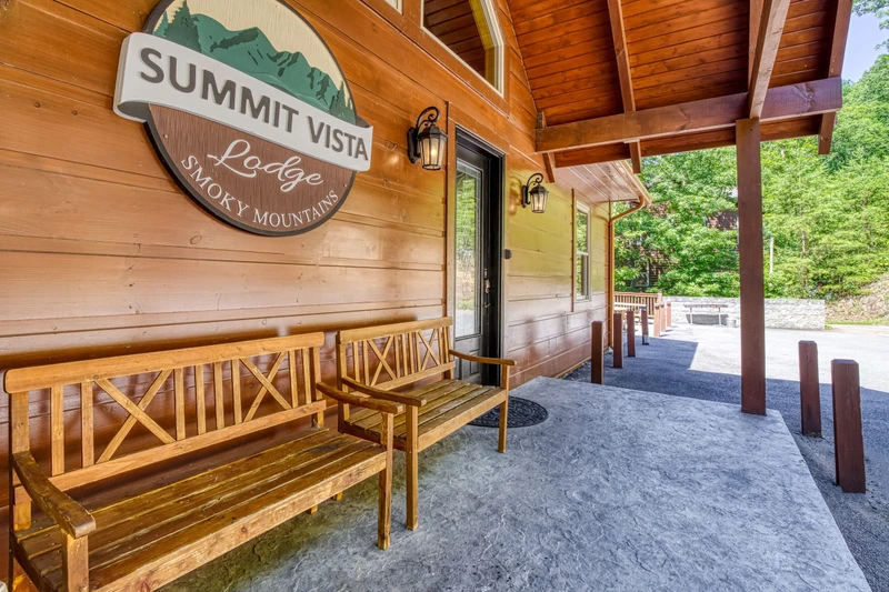 SUMMIT VISTA LODGE
