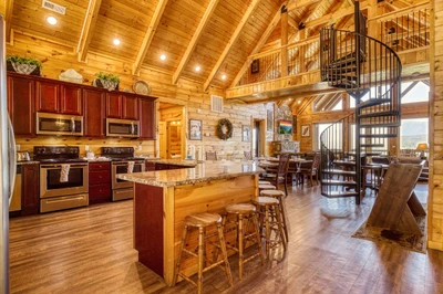 SUMMIT VISTA LODGE