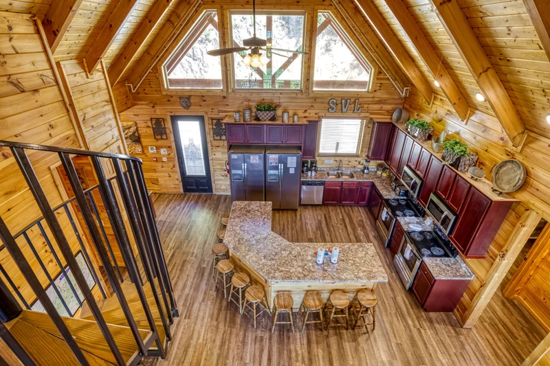 SUMMIT VISTA LODGE
