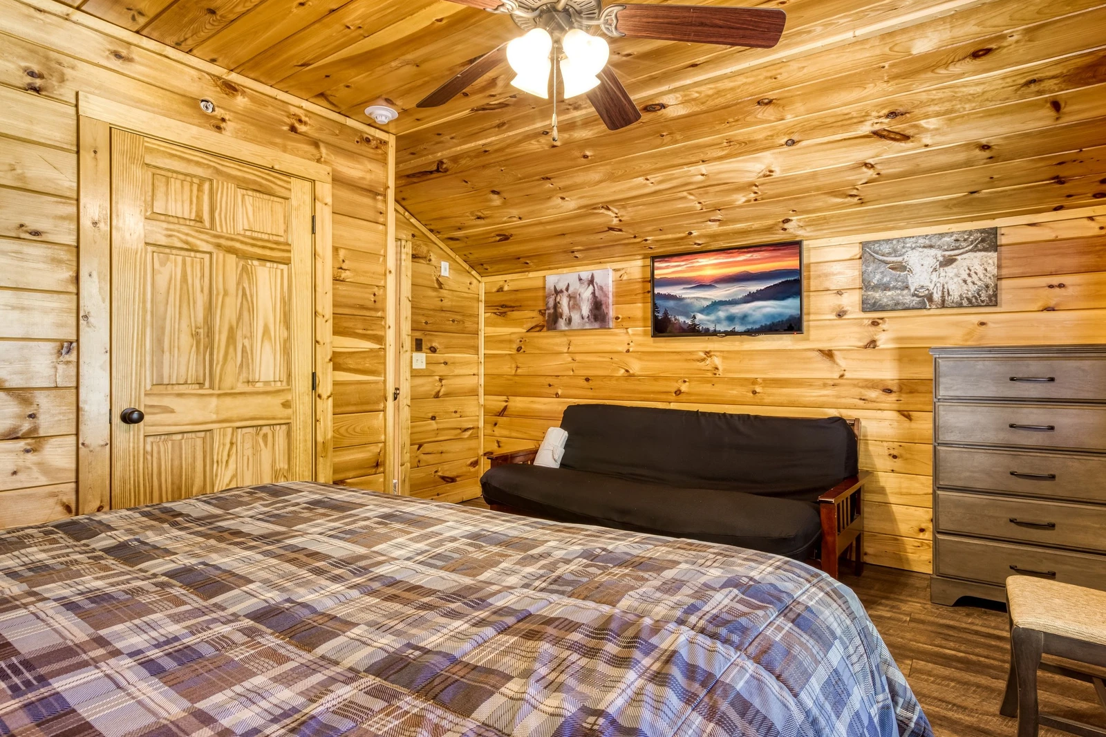 SUMMIT VISTA LODGE
