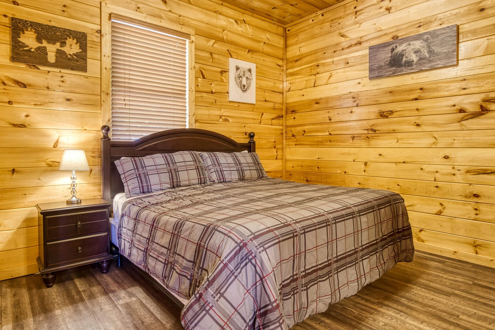 SUMMIT VISTA LODGE