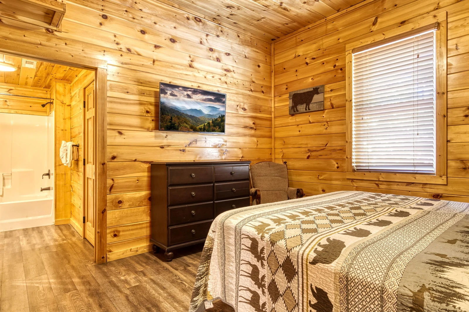 SUMMIT VISTA LODGE