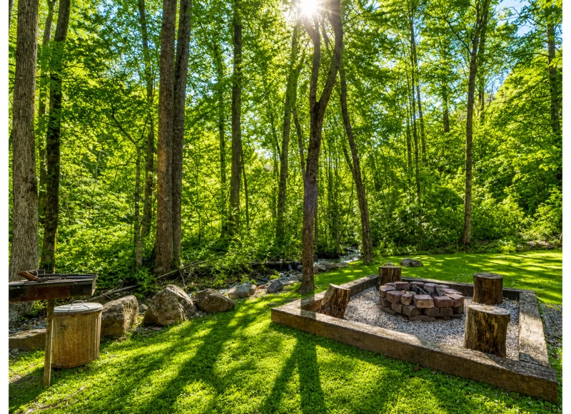 CREEKVIEW GETAWAY
