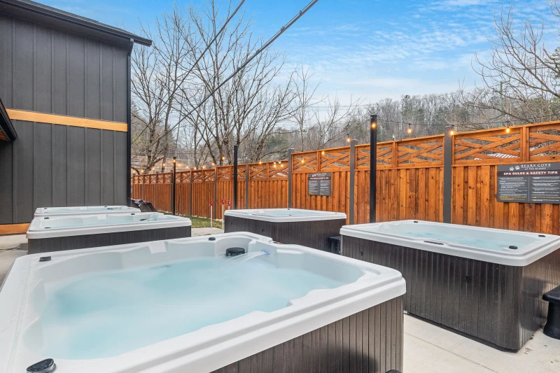 hot tubs outside cabin