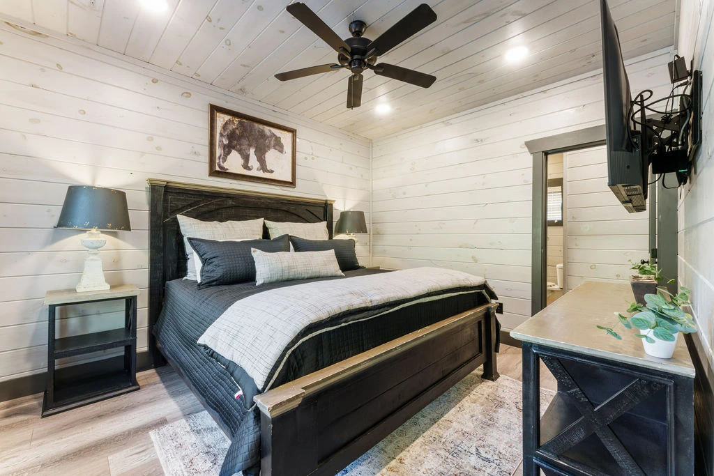 BEAR CREEK LODGE