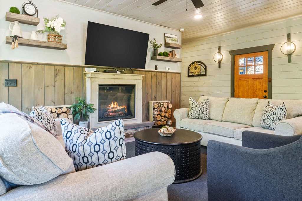 BEAR CREEK LODGE